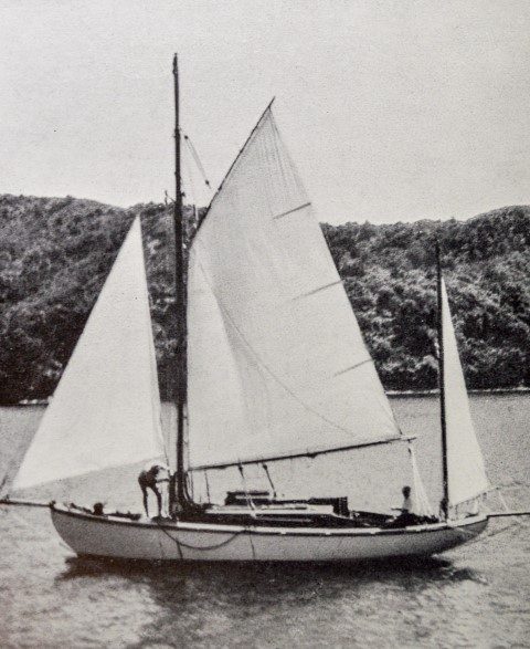Sheila II under sail (Small)